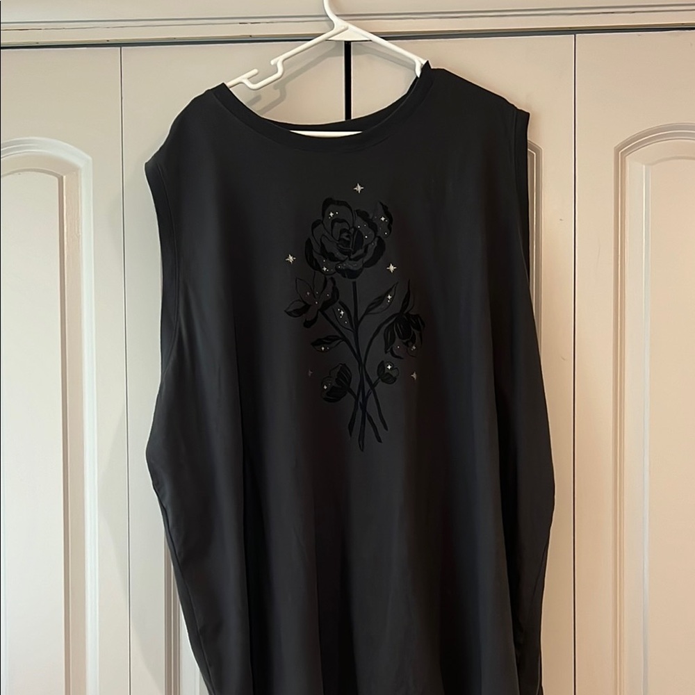 Torrid Black Rose Graphic Tank Top Size 5